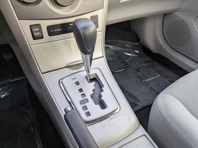 Used 2013 Toyota Corolla LE image 12