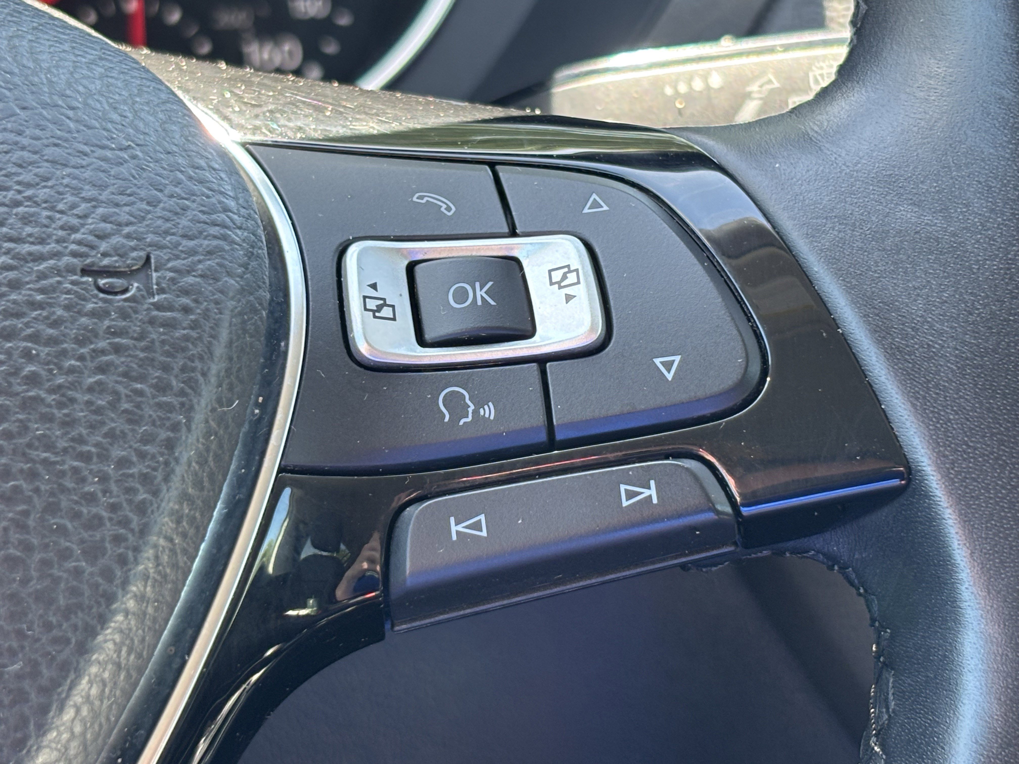 Used 2018 Volkswagen Tiguan SE FWD image 20