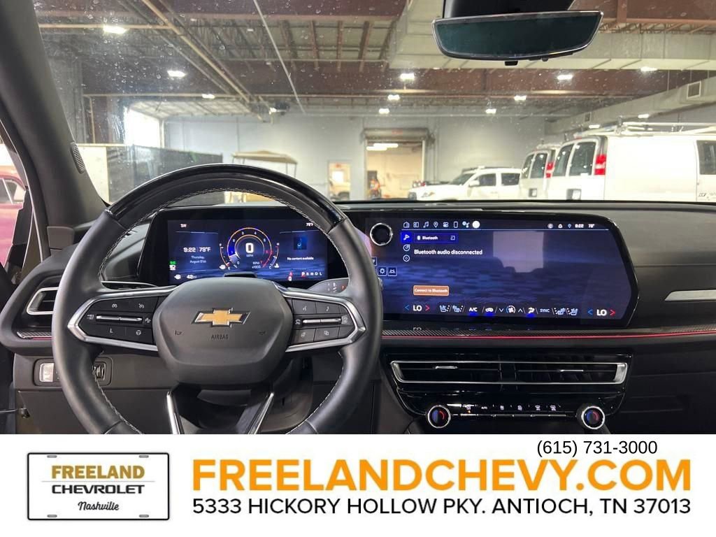 Used 2024 Chevrolet Traverse RS image 30