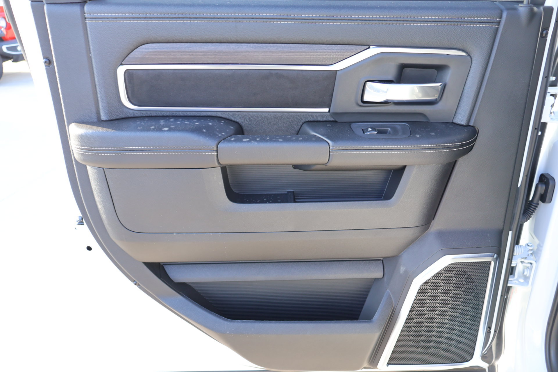 New 2027 RAM 3500 Laramie AWD/4WD image 17