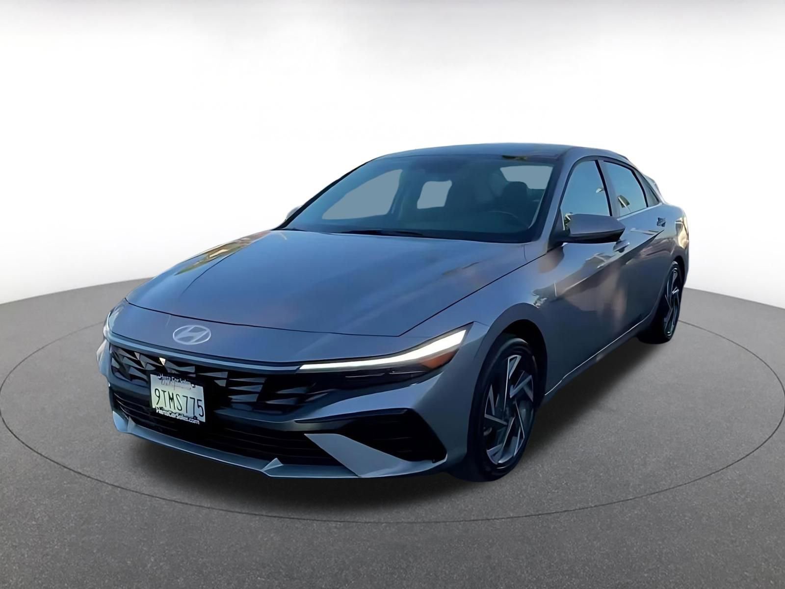 Used 2025 Hyundai Elantra Limited image 7