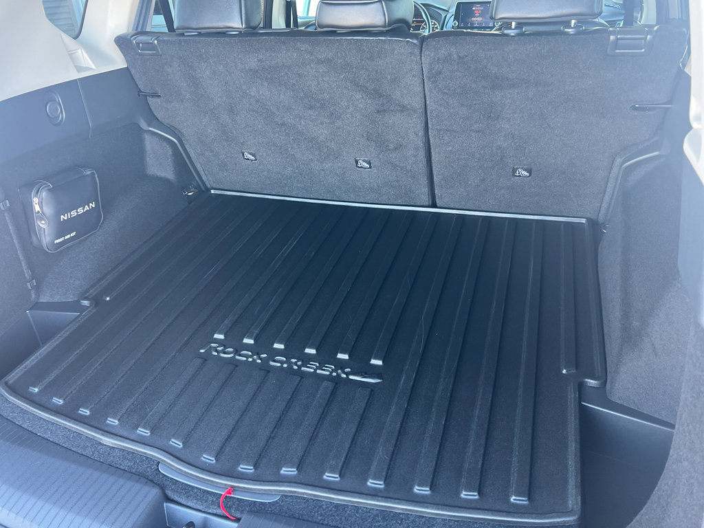 Used 2025 Nissan Rogue SV image 11