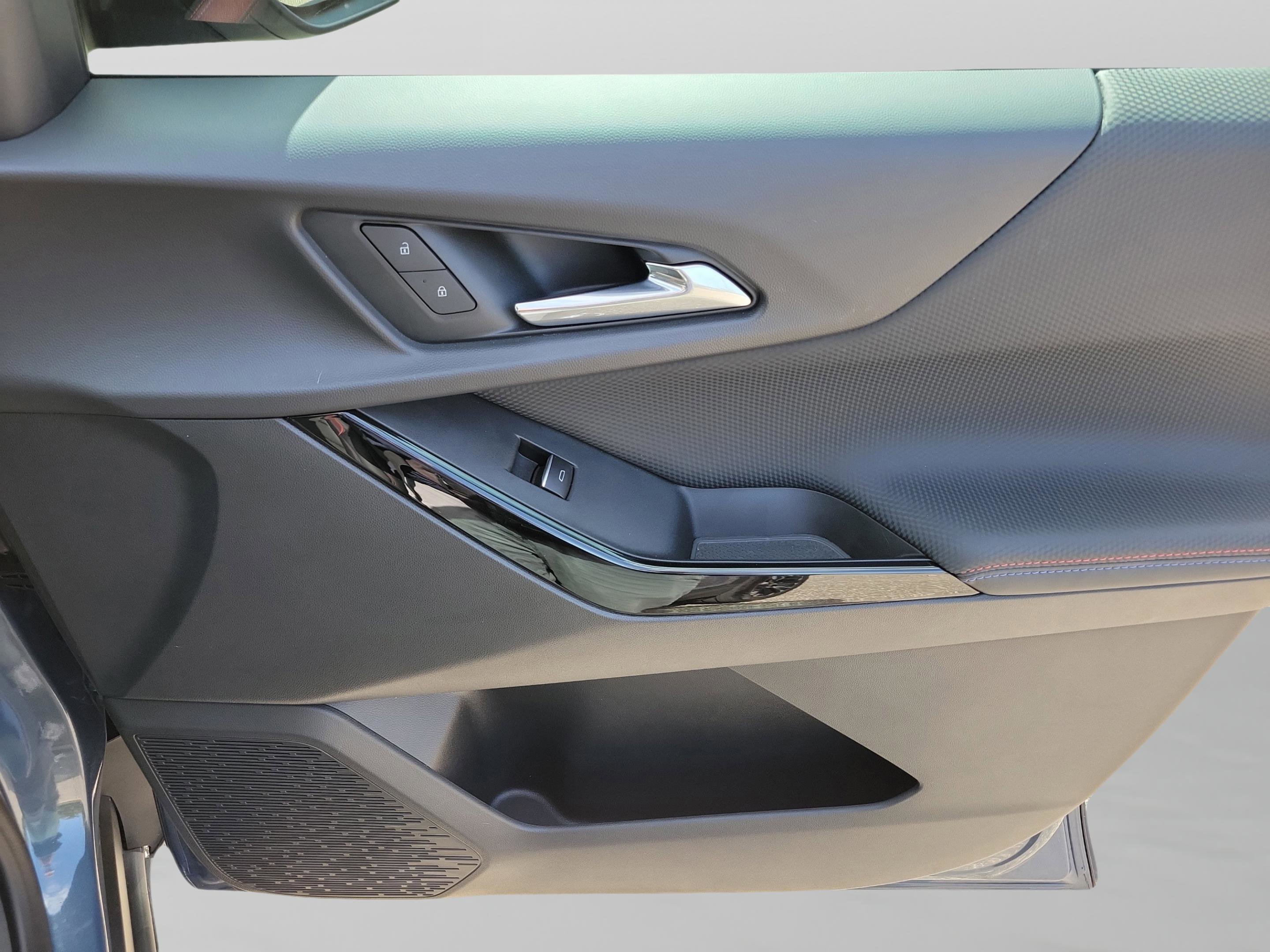 Used 2025 Chevrolet Equinox RS w/ Safety and Technology Package image 22