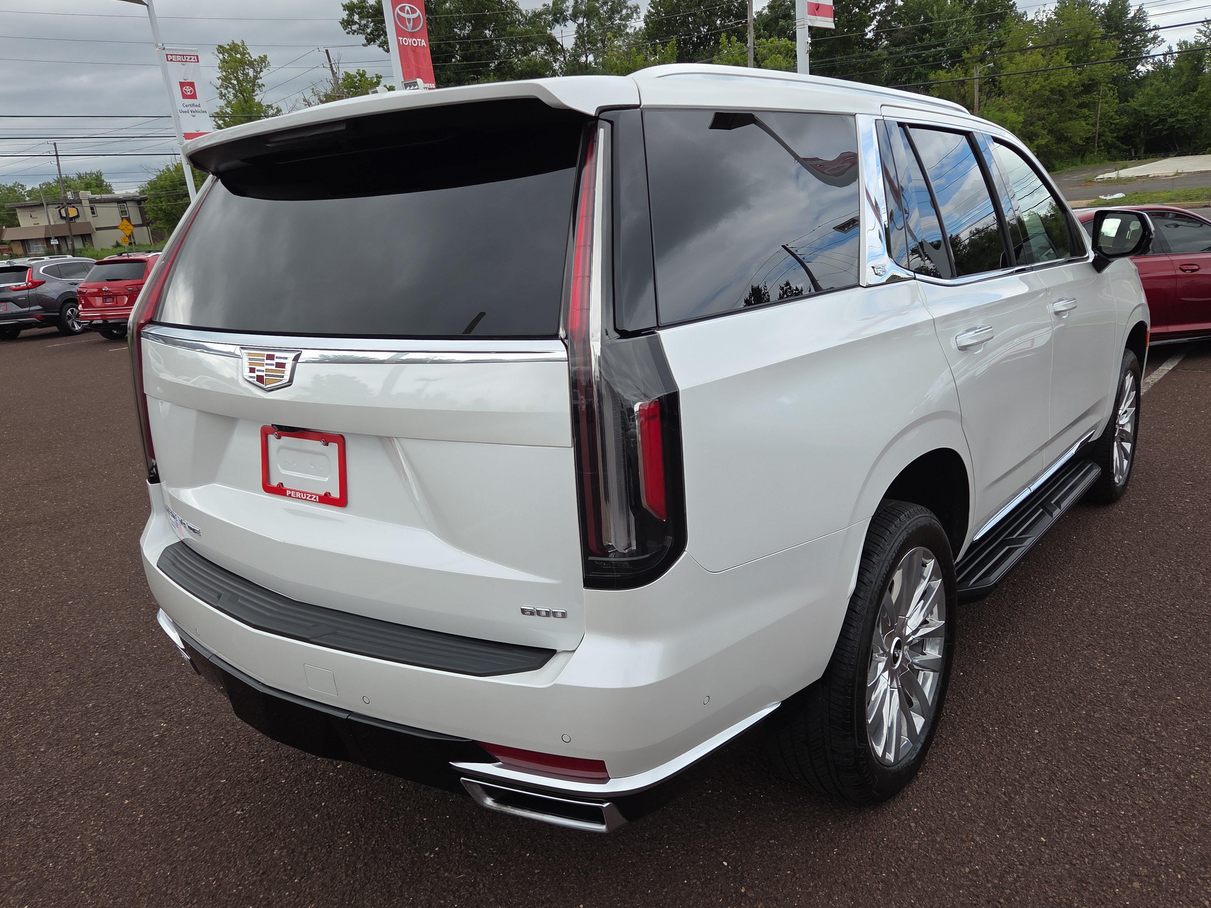 Used 2024 Cadillac Escalade Premium Luxury w/ Performance Package AWD/4WD image 3