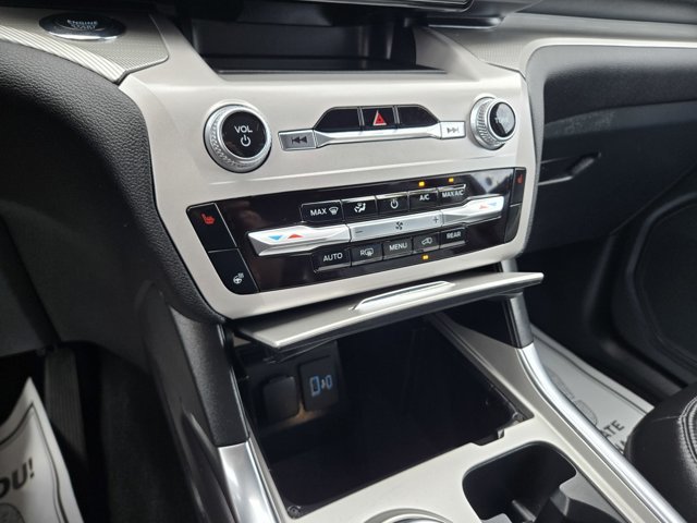 Used 2024 Ford Explorer XLT w/ Equipment Group 202A AWD/4WD image 11