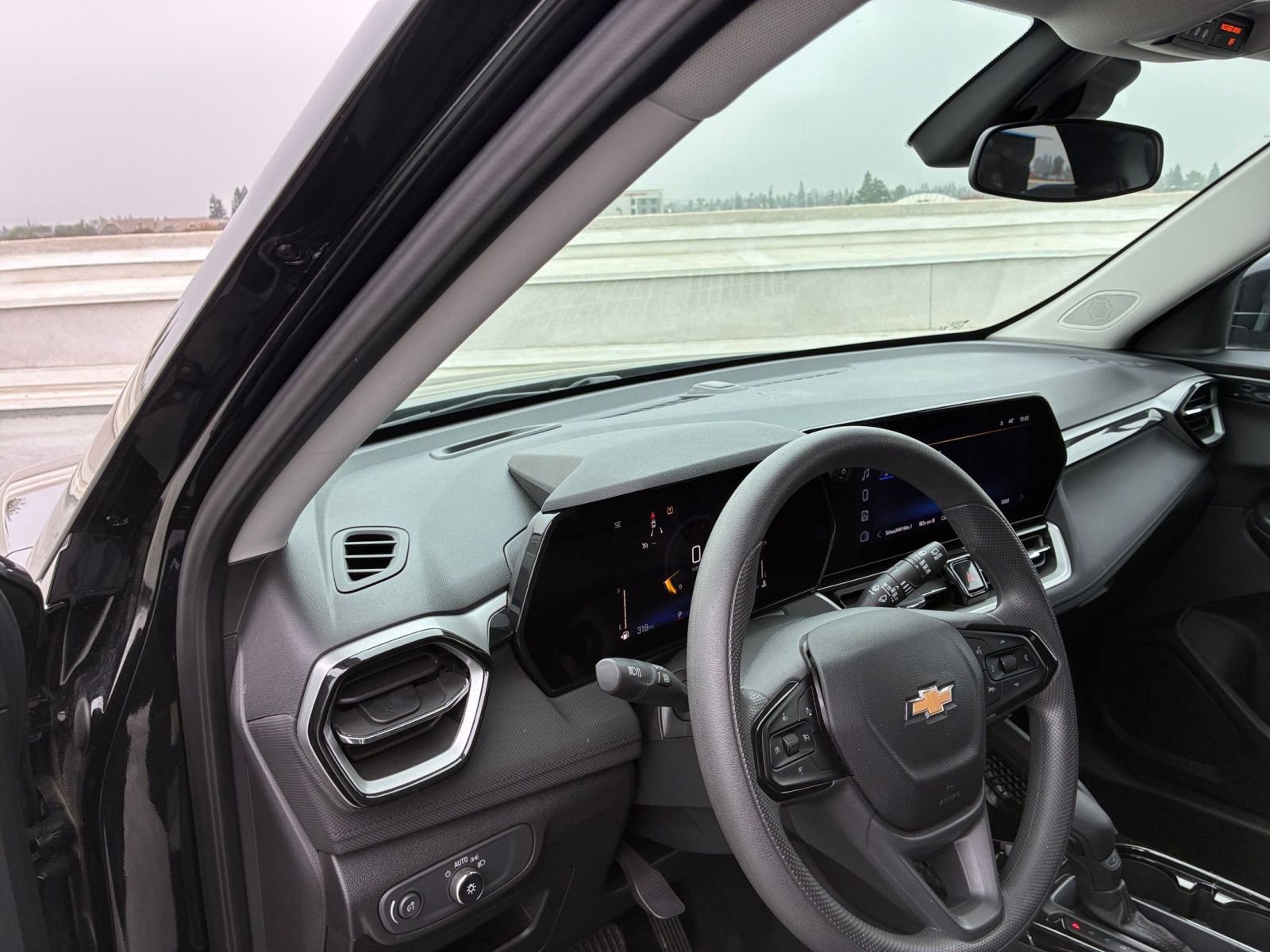 Used 2025 Chevrolet TrailBlazer LT image 32