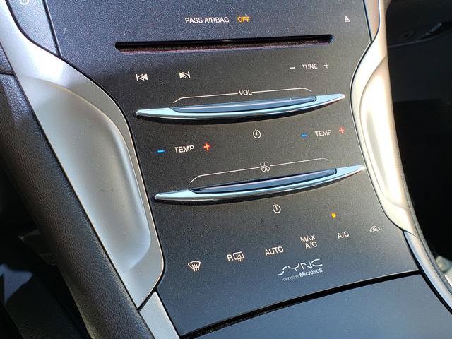 Used 2013 Lincoln MKZ FWD image 25