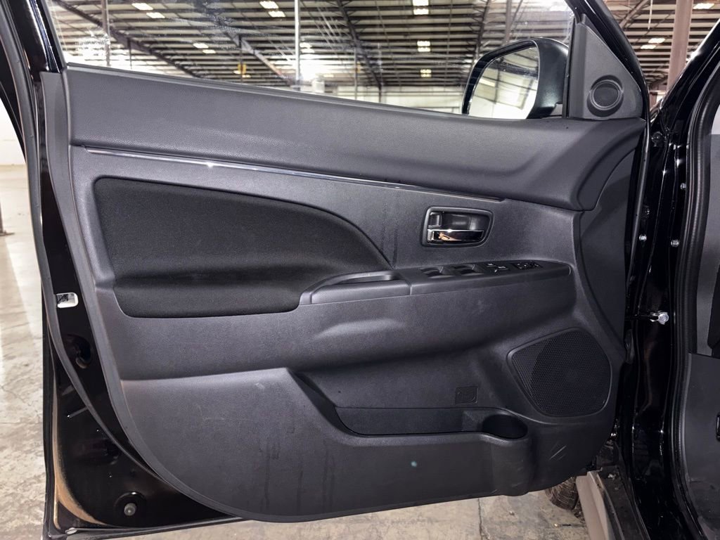 Used 2025 Mitsubishi Outlander Sport ES image 18