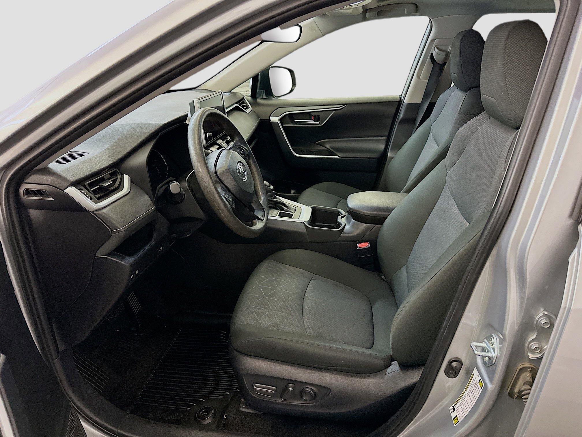 Used 2024 Toyota RAV4 XLE image 13