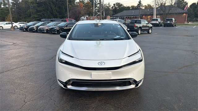Used 2025 Toyota Prius Plug-In Hybrid image 12