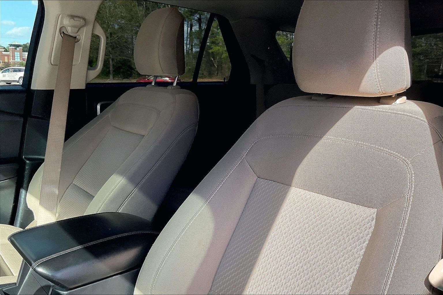 Used 2021 Ford Explorer 4WD w/ Class III Trailer Tow Package image 8