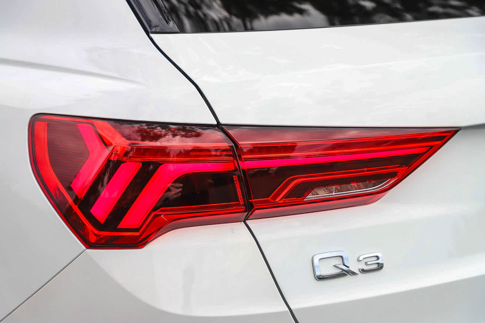 Used 2022 Audi Q3 2.0T Premium Plus w/ Premium Plus Package AWD/4WD image 11