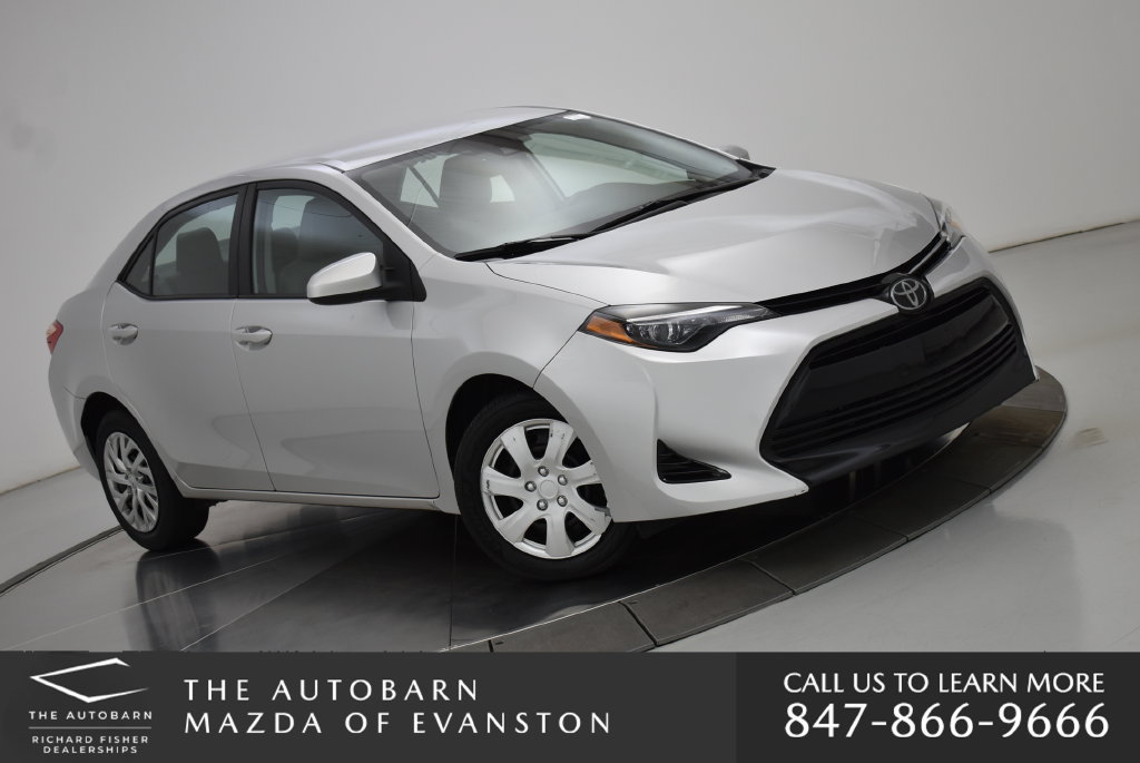 Used 2018 Toyota Corolla LE FWD image 2