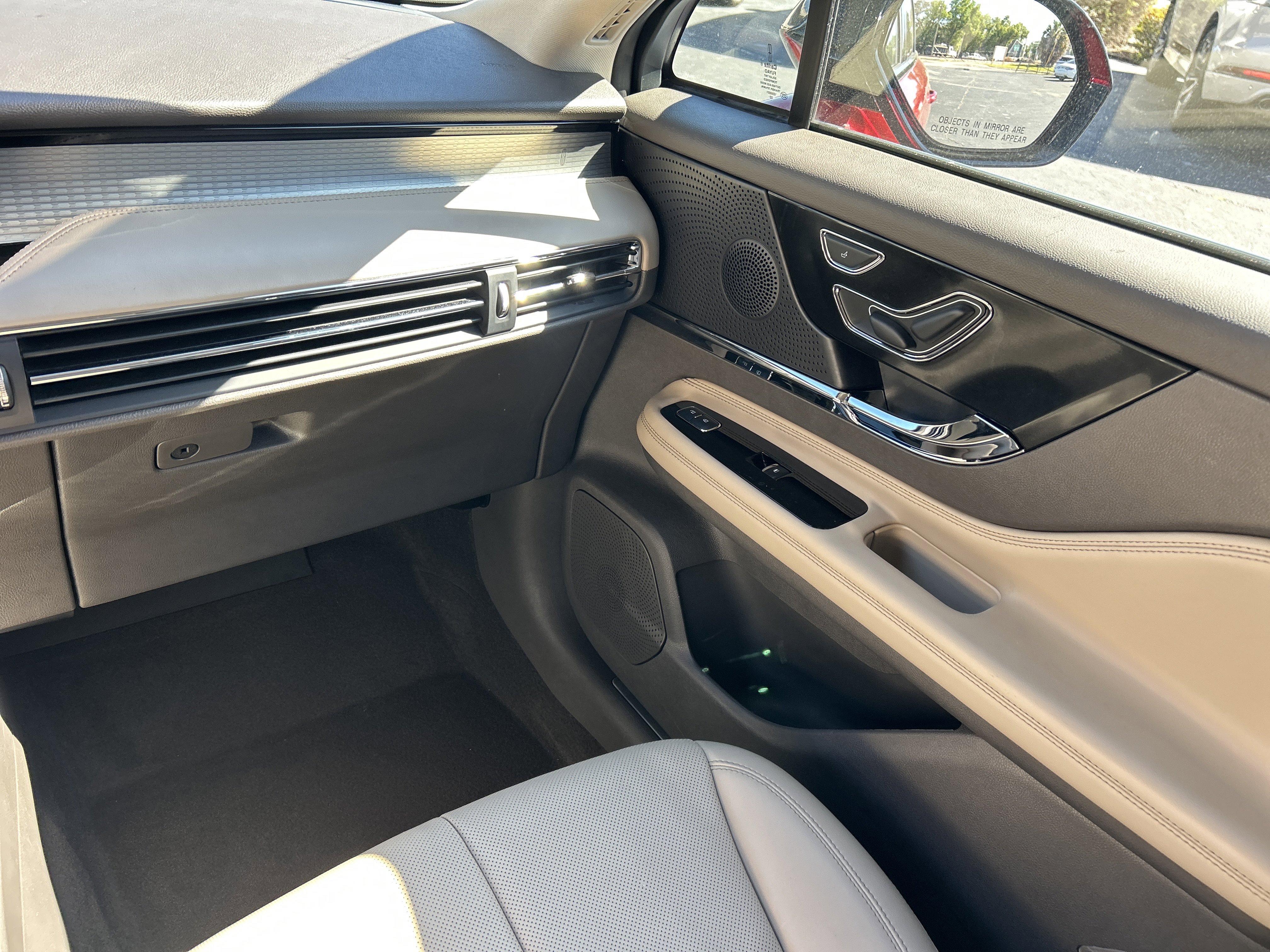 Used 2024 Lincoln Corsair Premiere w/ Equipment Group 101A image 19