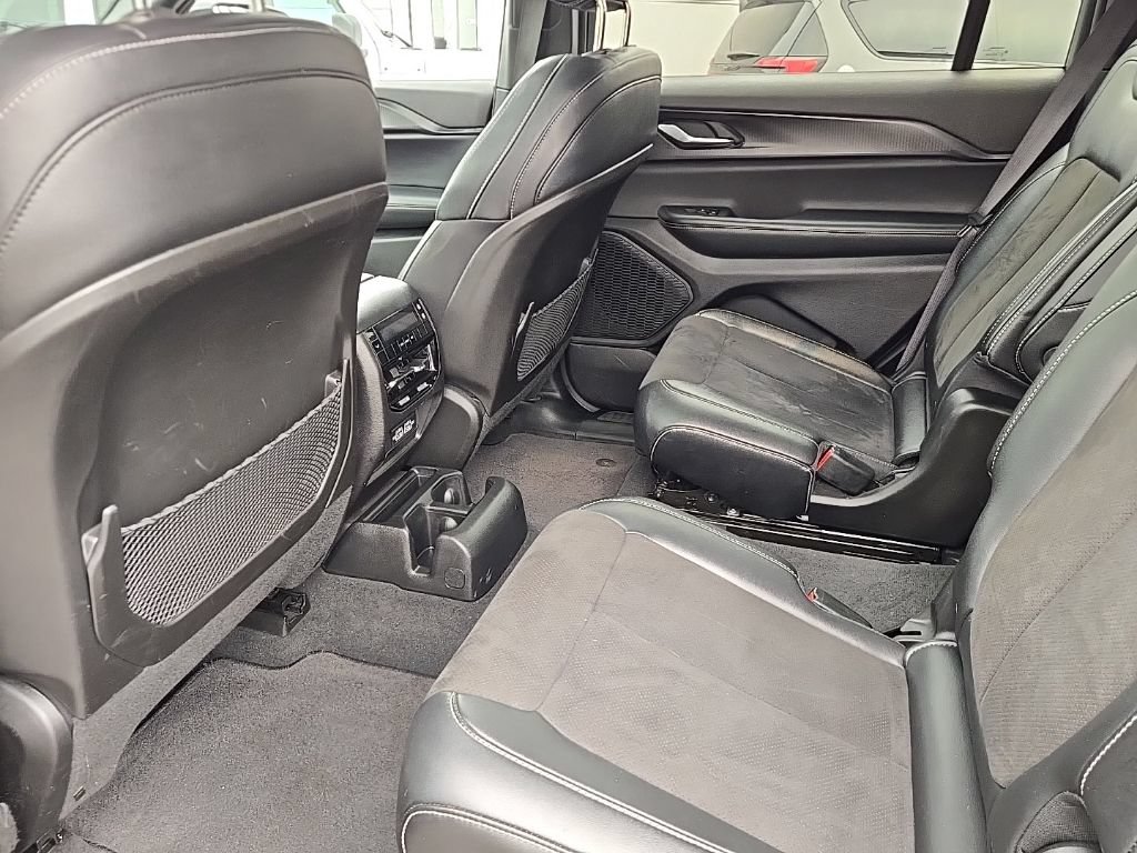 Certified 2023 Jeep Grand Cherokee L Laredo AWD/4WD image 15