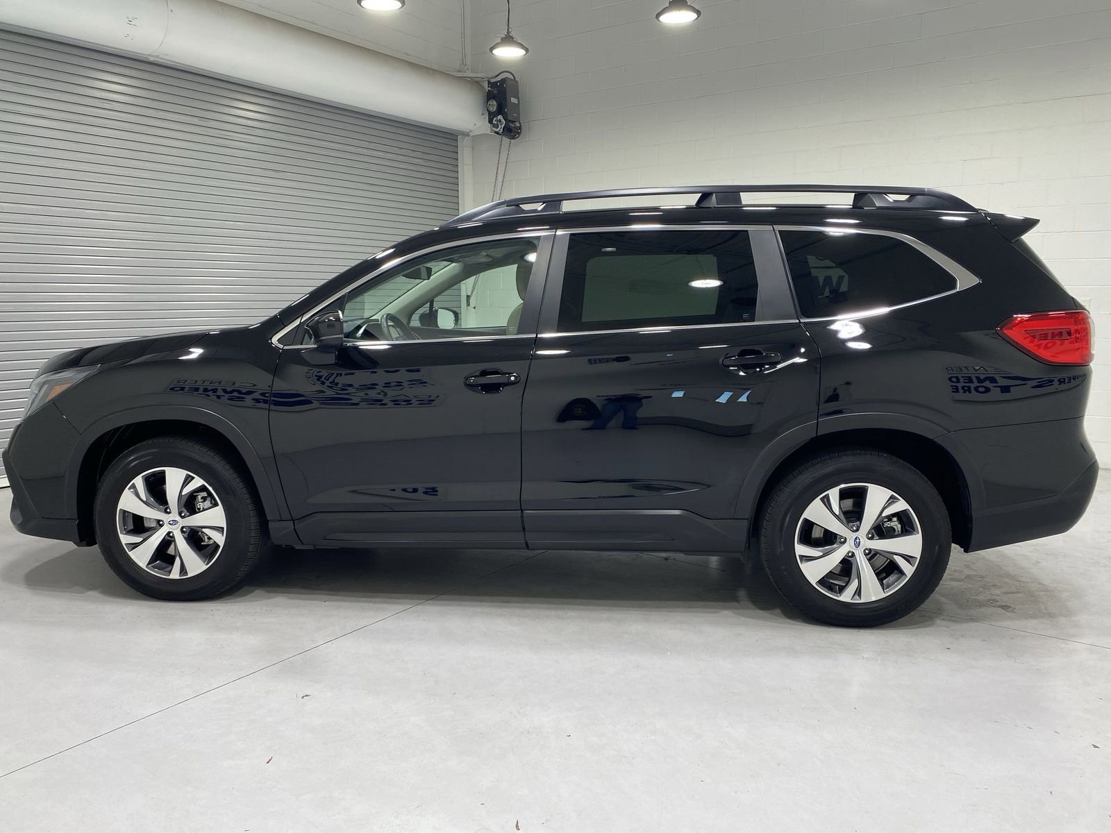 Certified 2025 Subaru Ascent Premium AWD/4WD image 5