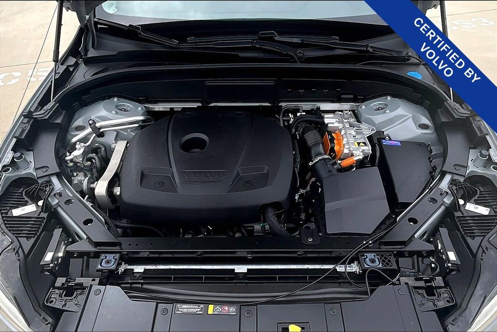 Used 2025 Volvo XC60 T8 Plus w/ Protection Package Premier image 12
