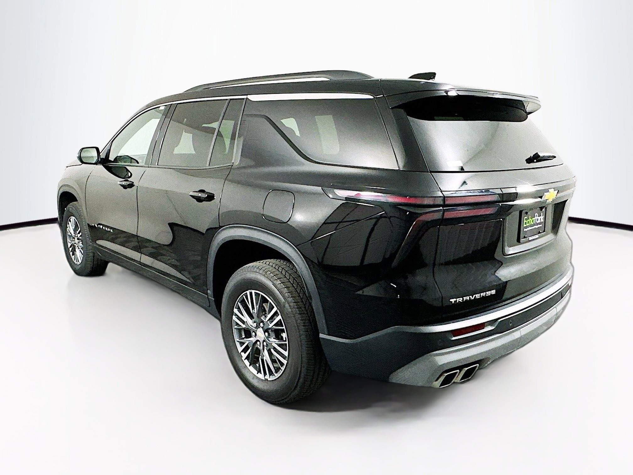 Used 2025 Chevrolet Traverse LT image 5