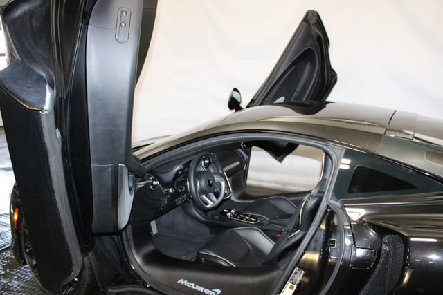 Used 2022 McLaren GT image 5