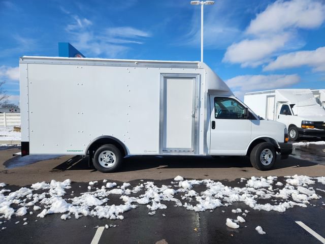 New 2025 Chevrolet Express 3500 w/ Power Convenience Package image 9