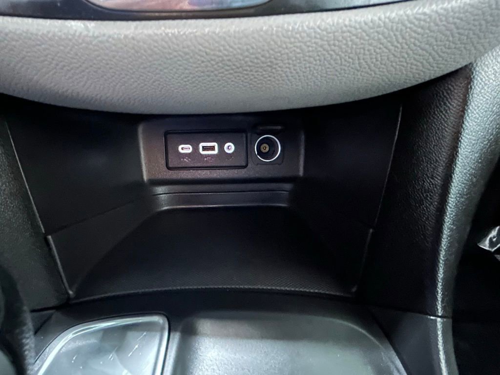 Used 2024 Chevrolet Equinox LS image 30