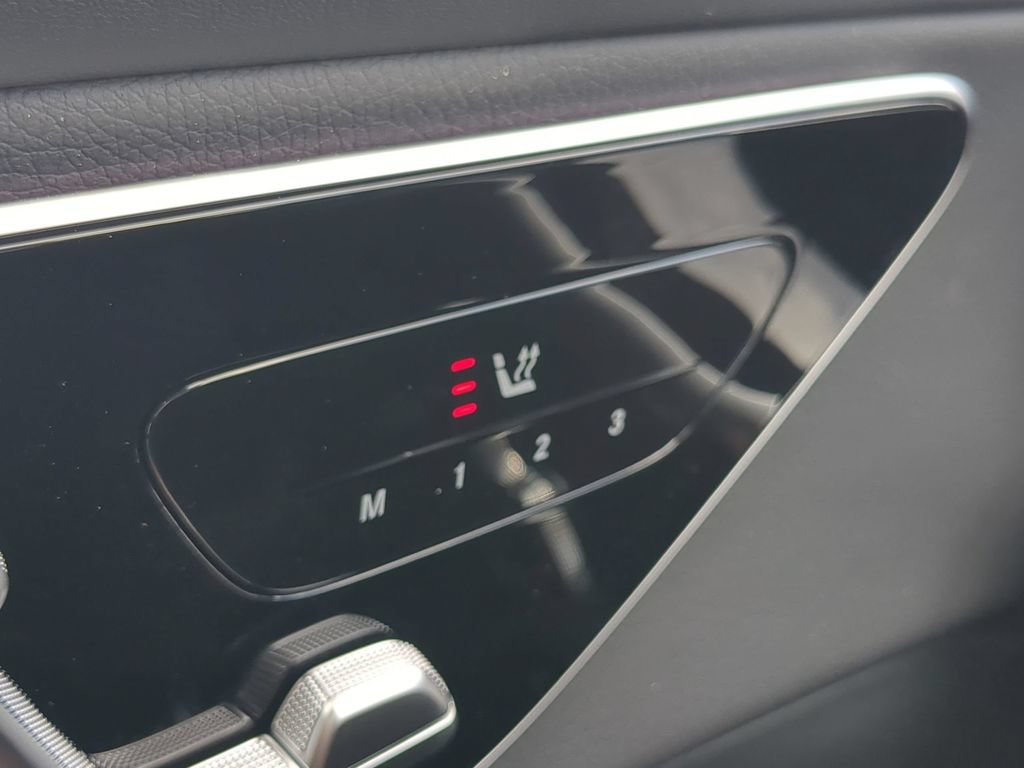 Used 2024 Mercedes-Benz GLC 300 image 11
