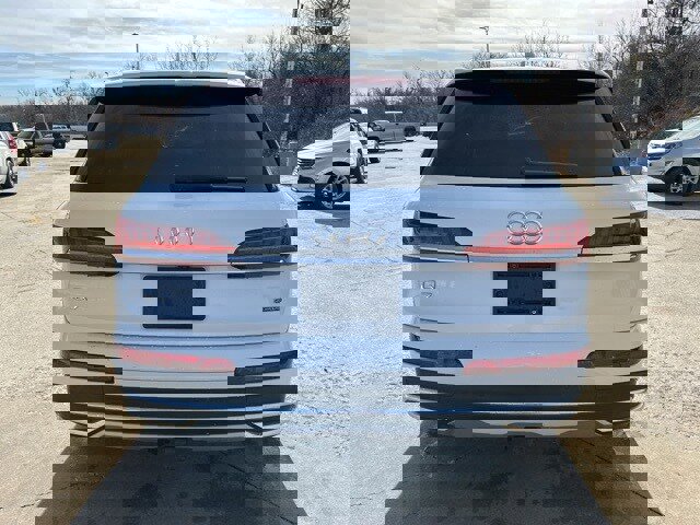 Used 2021 Audi Q7 3.0T Premium Plus w/ Executive Package image 6