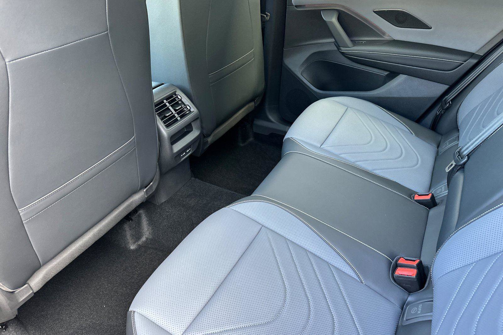 New 2026 Volkswagen Tiguan SE image 11