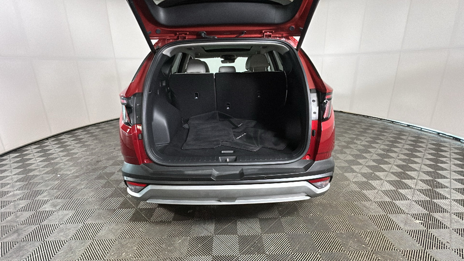 Used 2025 Hyundai Tucson Limited AWD/4WD image 36