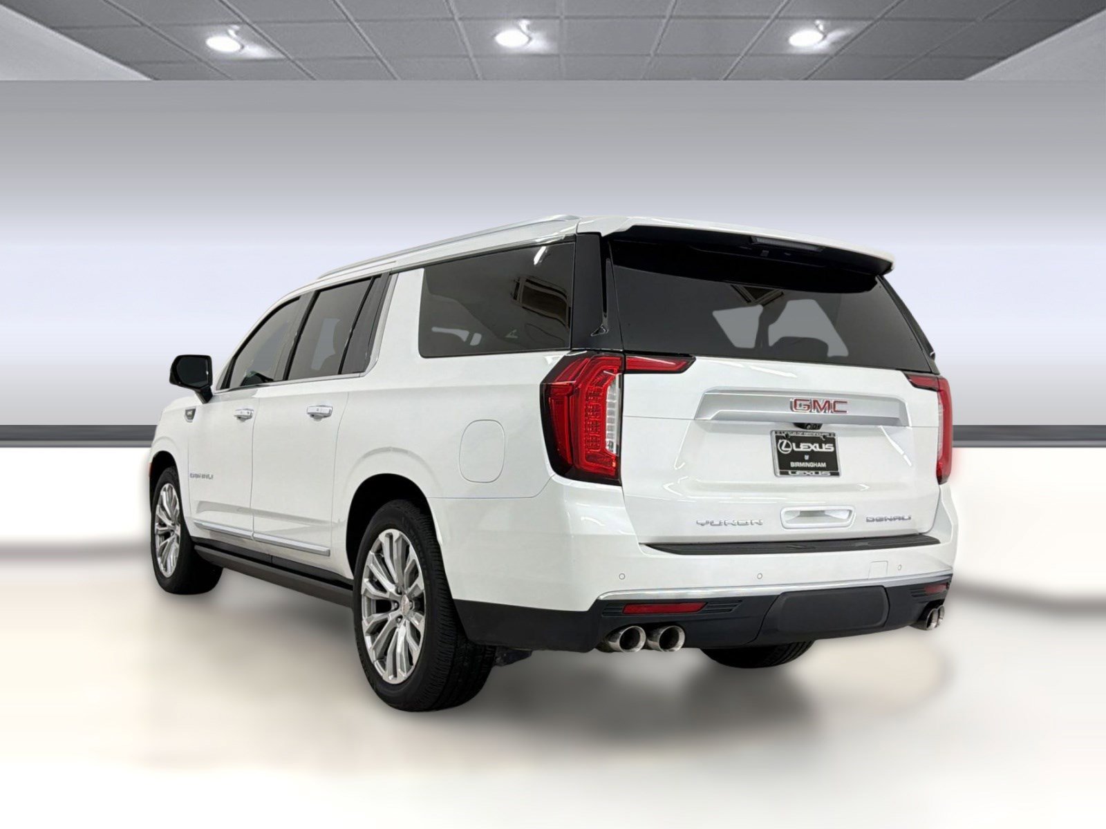 Used 2021 GMC Yukon XL Denali w/ Denali Ultimate Package RWD image 3