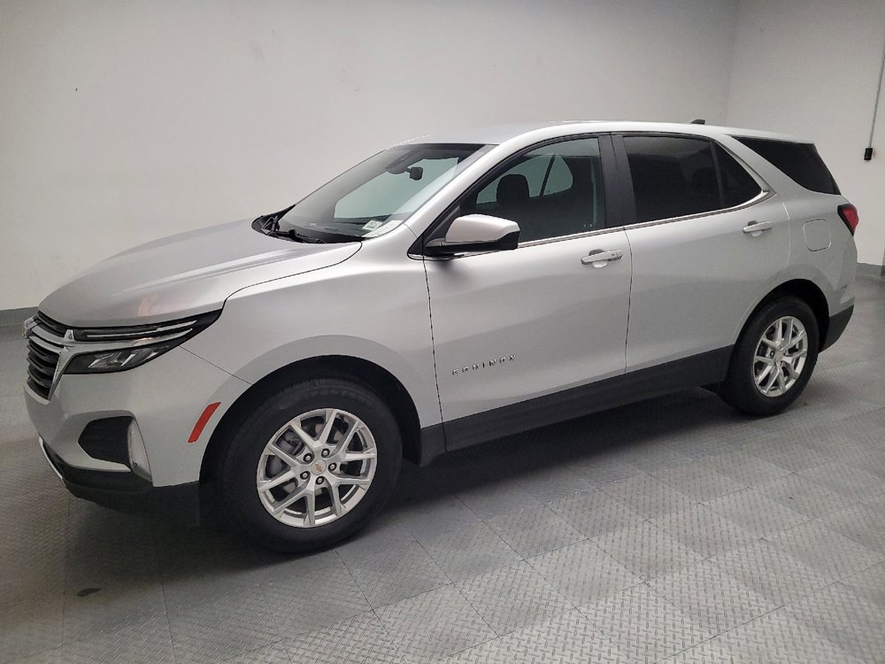 Used 2022 Chevrolet Equinox LT w/ Driver Convenience Package AWD/4WD image 2