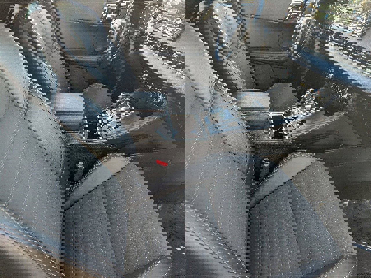 Used 2024 Mitsubishi Outlander AWD image 9