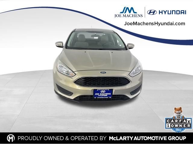 Used 2015 Ford Focus SE w/ SE Cold Weather Package image 4