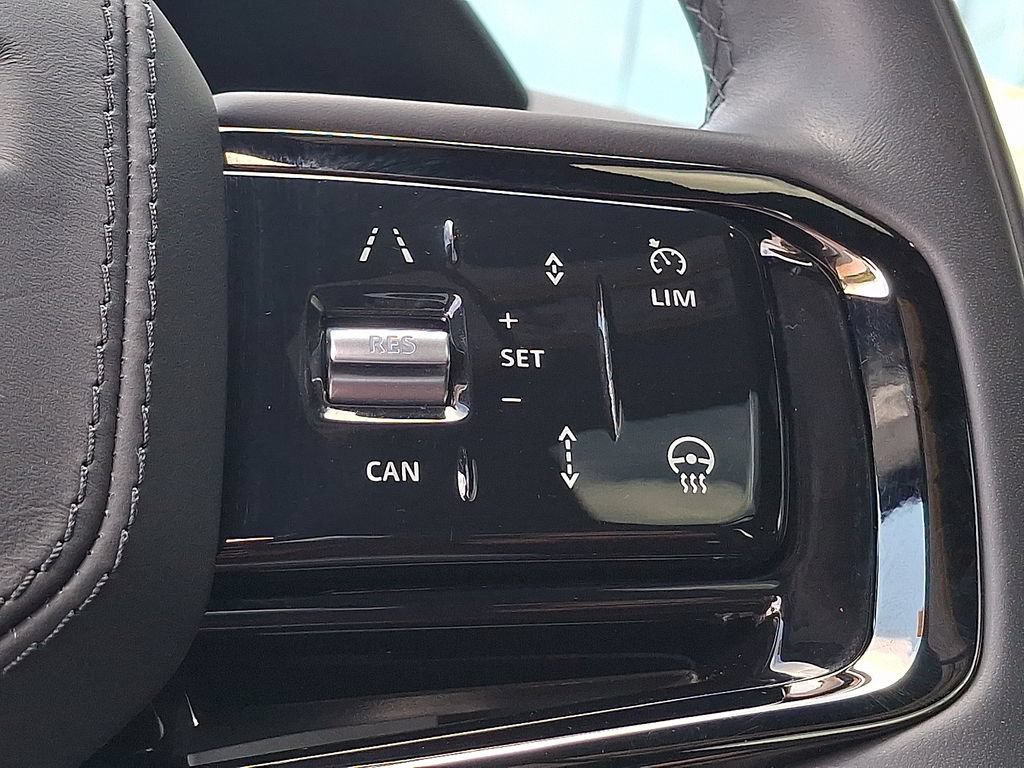Certified 2026 Land Rover Range Rover Velar Dynamic SE AWD/4WD image 18