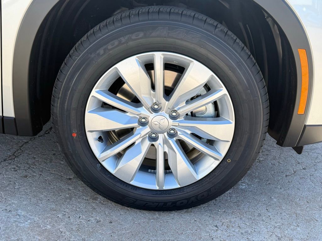 New 2026 Mitsubishi Outlander ES image 17