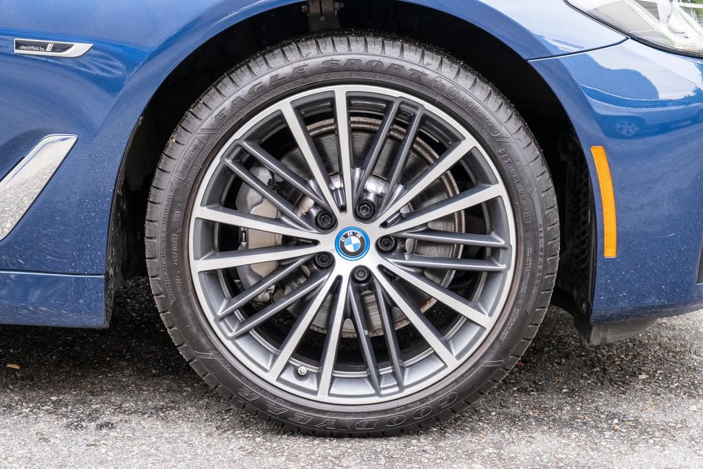 Used 2023 BMW 530e xDrive w/ Premium Package AWD/4WD image 35