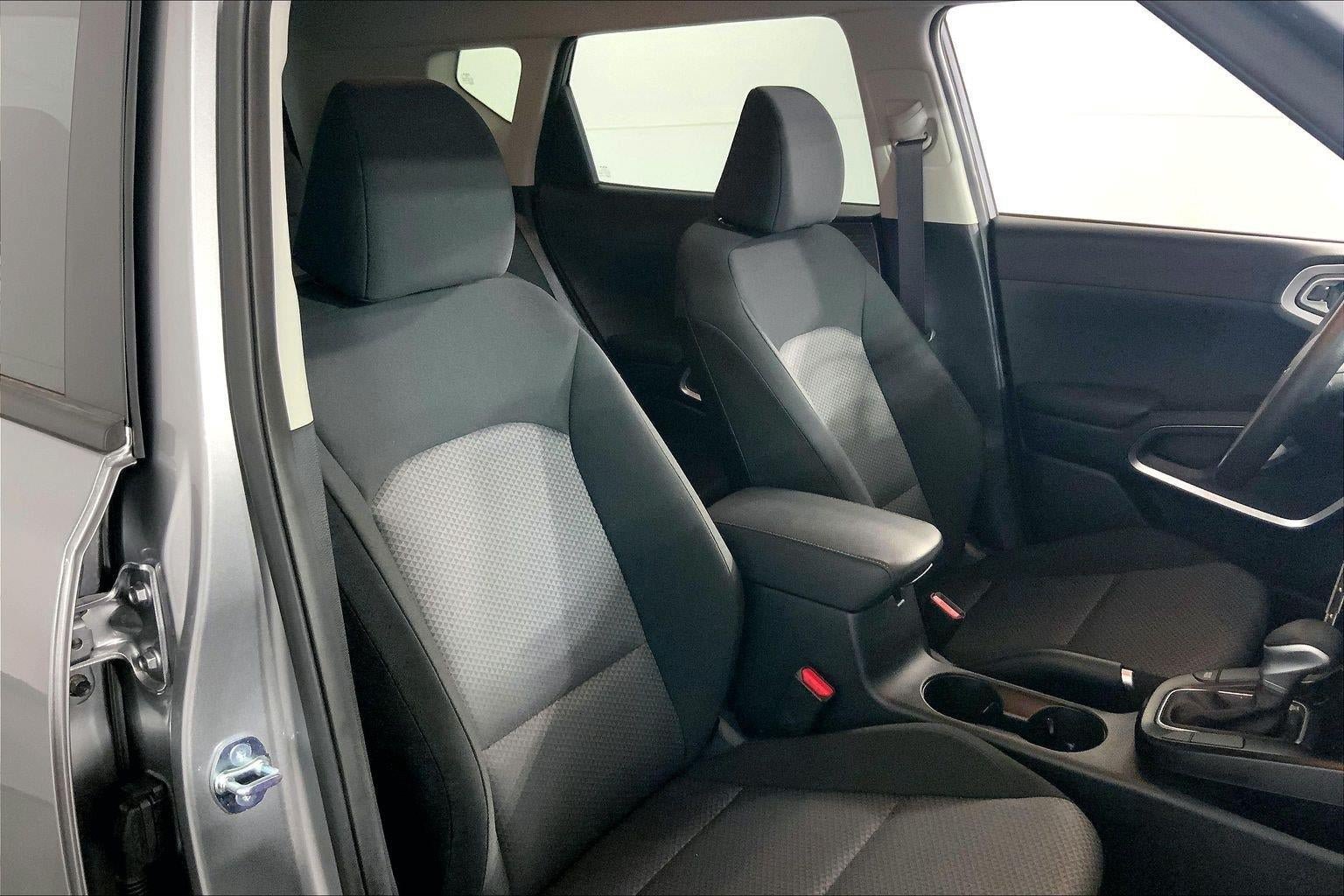 Certified 2025 Kia Soul LX FWD image 7