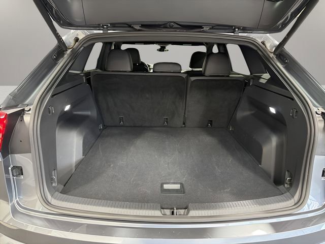 Used 2025 Volkswagen Atlas Cross Sport SE image 31