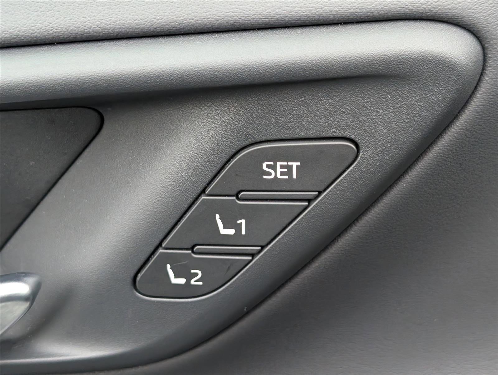 Used 2023 Toyota Crown Platinum image 21