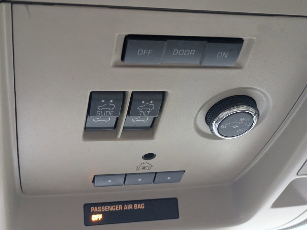 Used 2017 GMC Yukon Denali w/ Open Road Package image 29