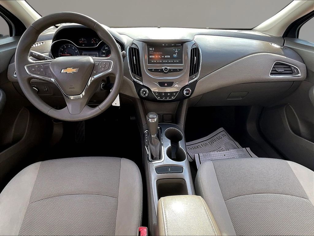 Used 2018 Chevrolet Cruze LT FWD image 7