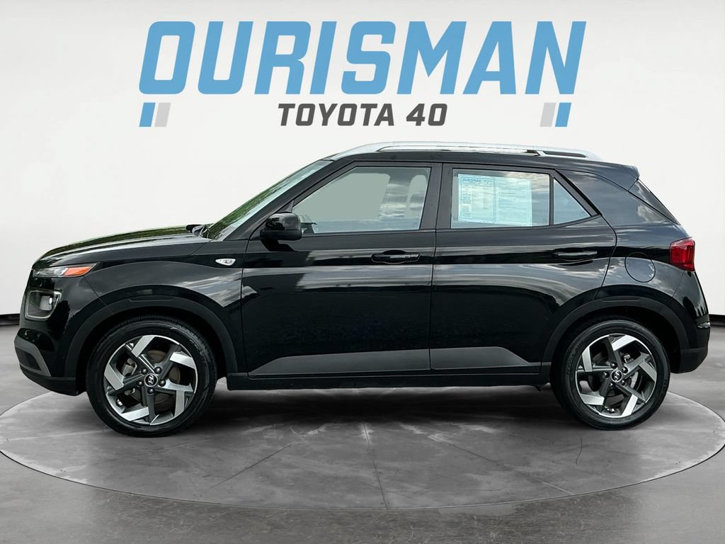 Used 2024 Hyundai Venue SEL FWD image 4