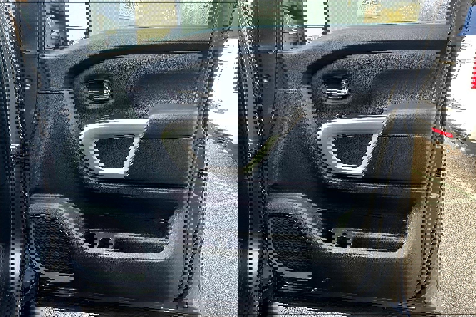 Used 2020 Nissan Titan SV w/ SV Convenience Package image 20