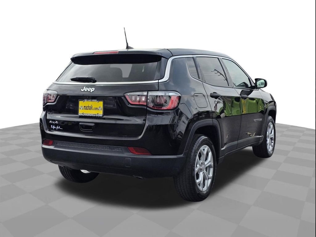 Used 2024 Jeep Compass Sport image 4