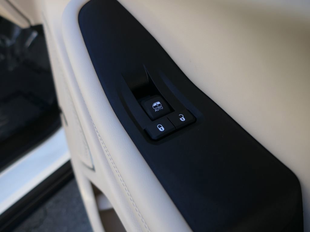 Used 2022 Jeep Grand Cherokee Limited 4xe w/ Luxury Tech Group II image 23