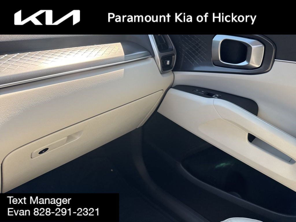 Used 2022 Kia Sorento S image 30
