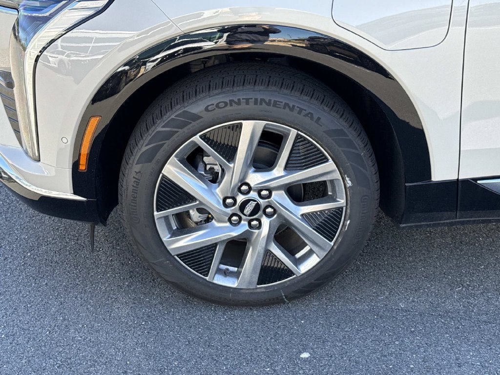 New 2027 Cadillac Optiq Luxury RWD image 7