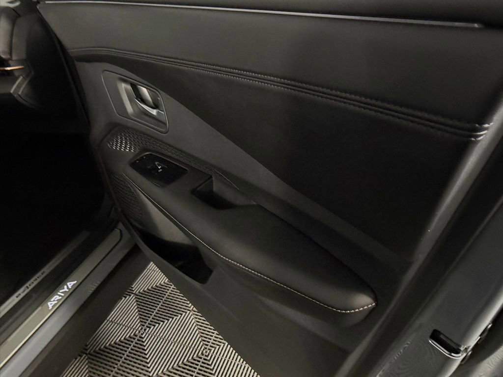 Used 2024 Nissan Ariya AWD image 32