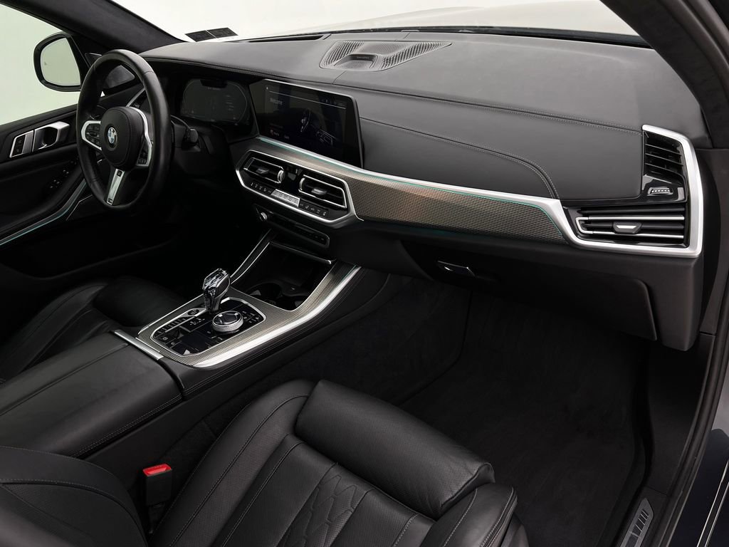 Used 2021 BMW X5 M50i w/ Executive Package image 13