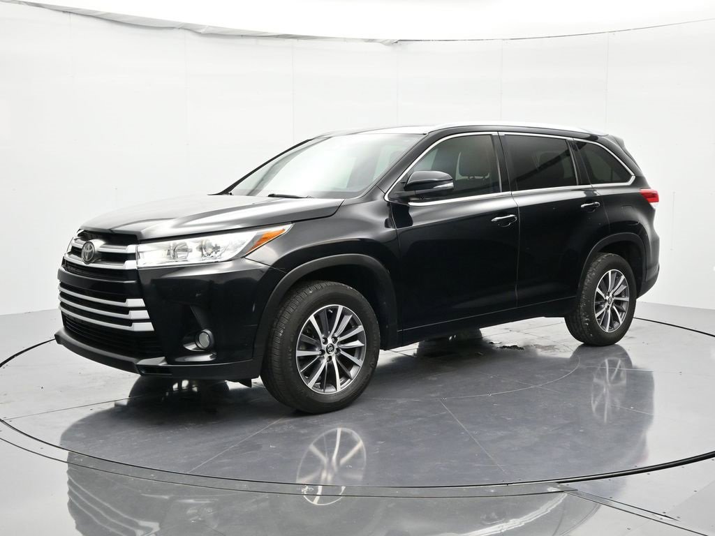 Used 2017 Toyota Highlander image 1